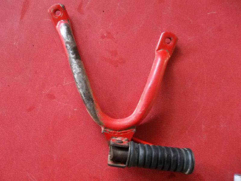 Repose pied passager gauche Yamaha 125 dtlc