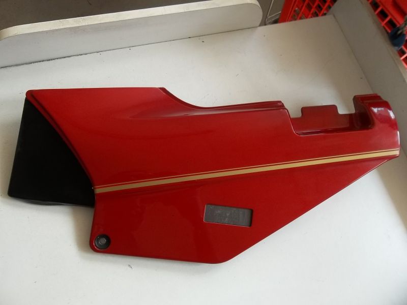 Cache latéral gauche Kawasaki 1000 GTR