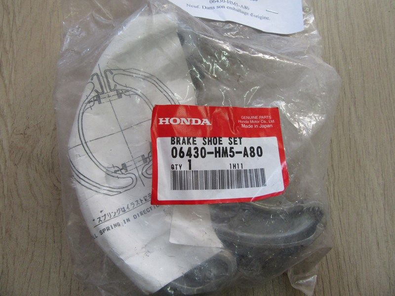 Jeu de mâchoires de frein arrière Honda 300 Fourtax 2000 (06430-HM5-A80)
