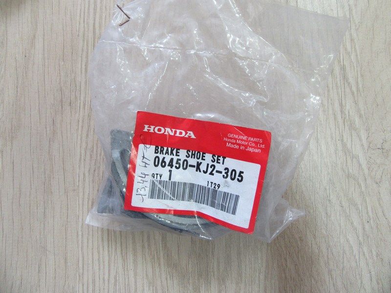 Jeu de sabots de frein avant  Honda XR 80 R 1990-1991 (06450-KJ2-305)
