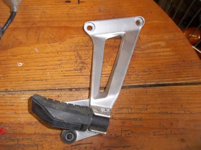 Platine arrière droite pour Honda 125 CBR