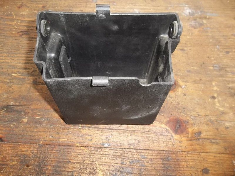 Bac à batterie Triumph 1200 Trophy 1996