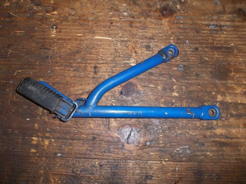 Platine arrière droite Suzuki 600 DR (SN41A)