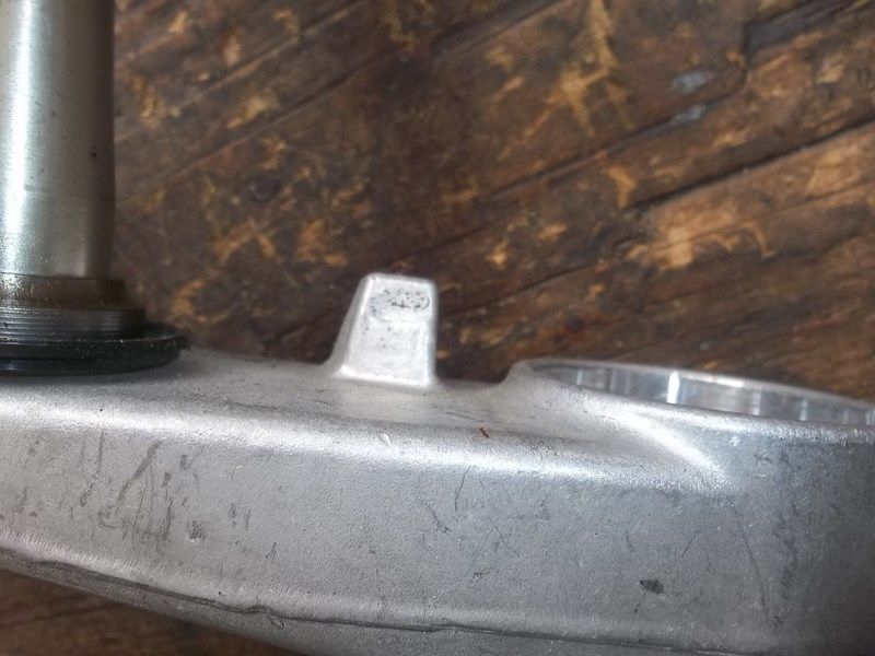 Té inférieur pour Suzuki 1340 GSXR Hayabusa (à partir de 2008)
