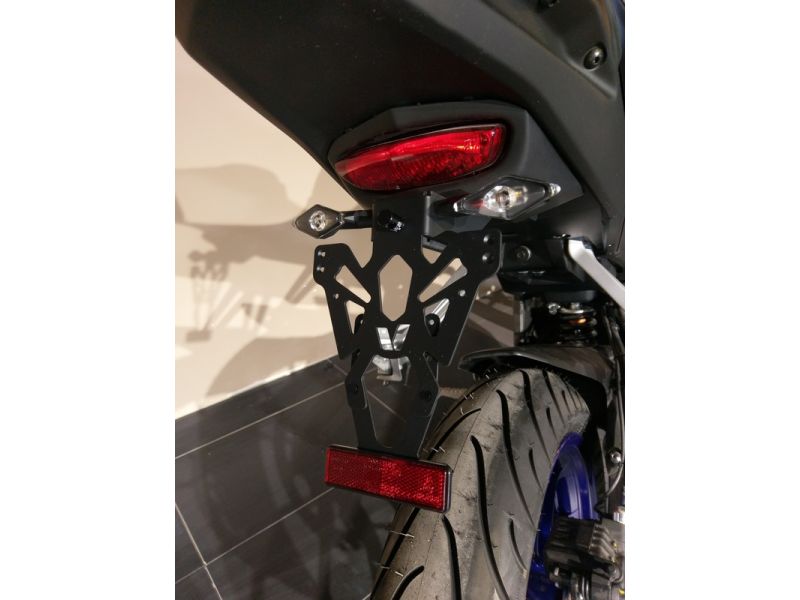 Support de plaque V PARTS noir Yamaha