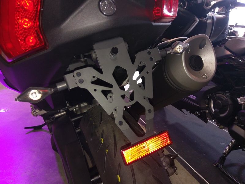 Support de plaque V PARTS noir Yamaha T-Max 530