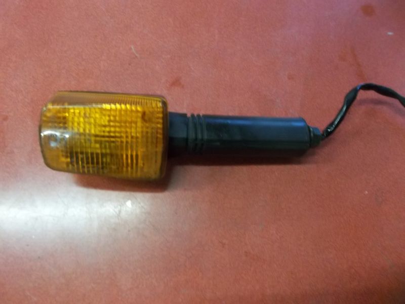 Clignottant avant Suzuki 500 gse