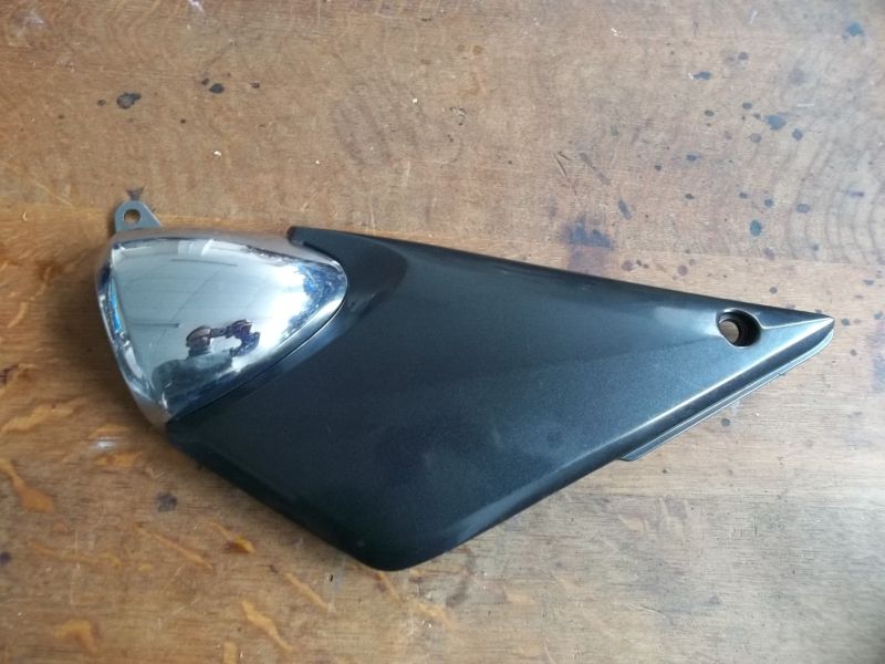 cache latéral gauche suzuki 600 bandit