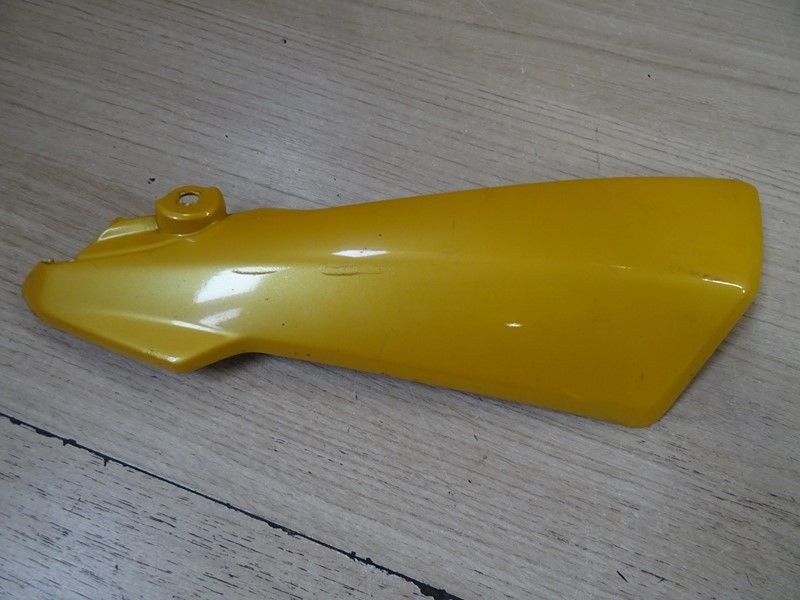 Habillage supérieur droit radiateur  Suzuki 750 GSR 2011-16 (47532-08J0)