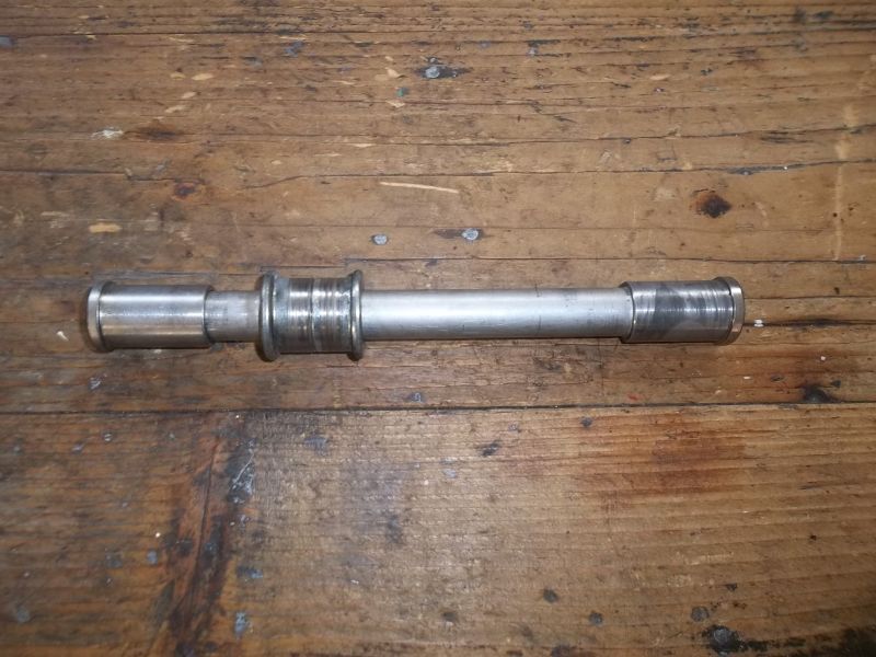Axe de roue avant pour Kawasaki ZX9R