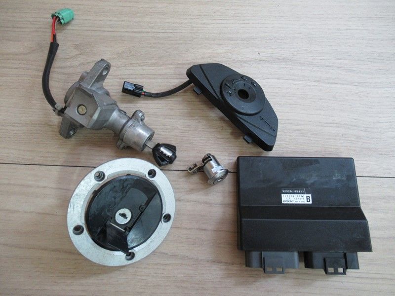 Jeu de serrures, CDI Suzuki GSR750 2011-2016 (32920-08J11) 34kw MTT1