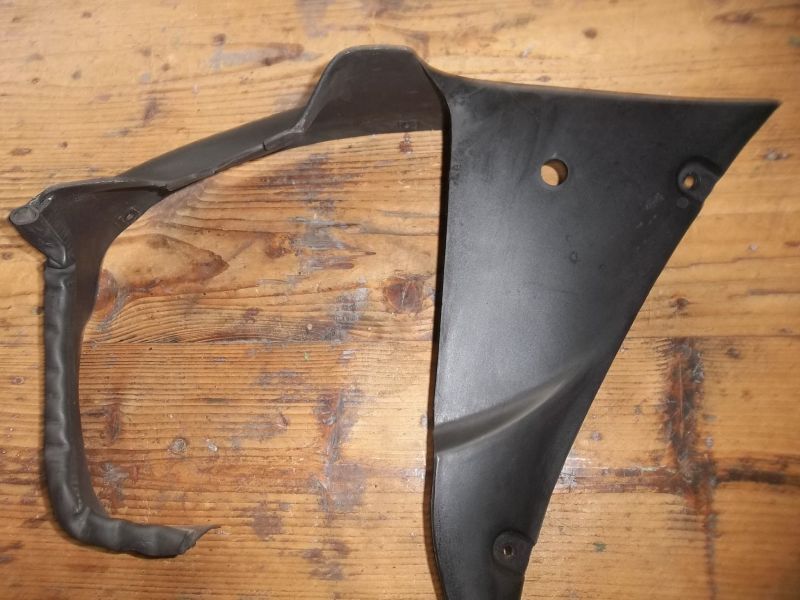 Garniture de flanc gauche pour Triumph 1200 Trophy