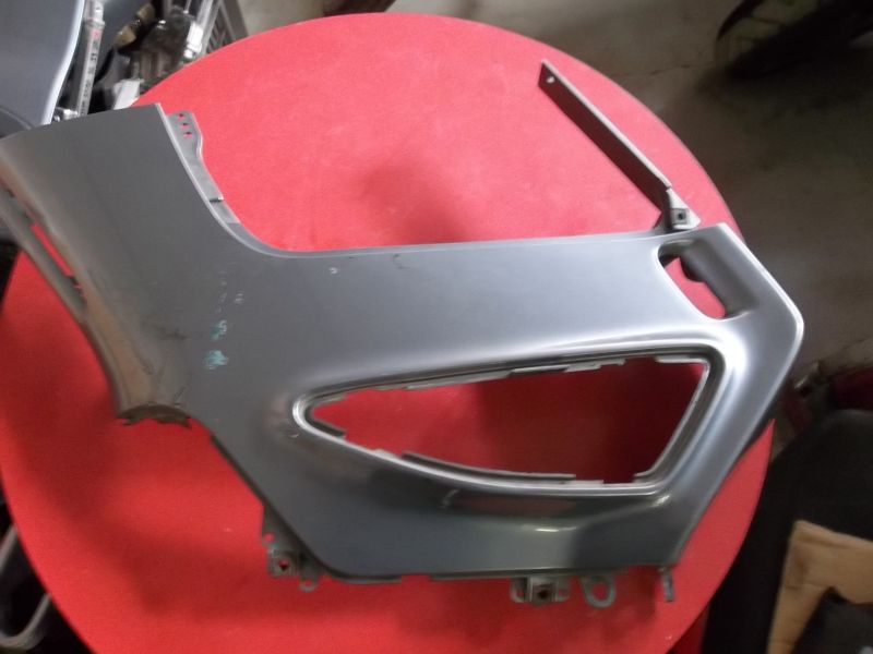 Flanc inférieur gauche Honda ST 1100