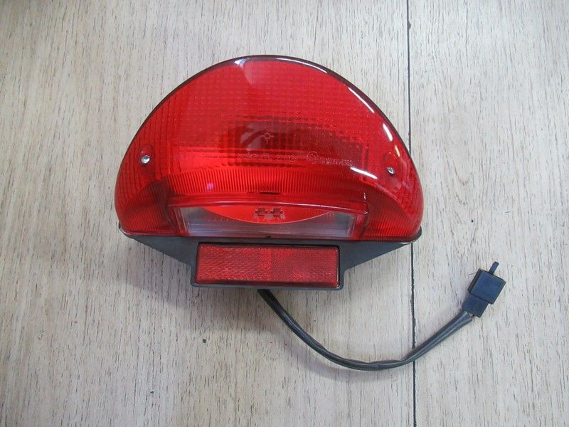 Feu arrière Scooter Keeway ou Quad (338175
)