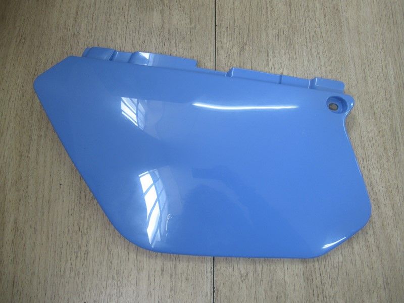 Cache latéral gauche Yamaha 125 DTR  (3BN-21711-20)
