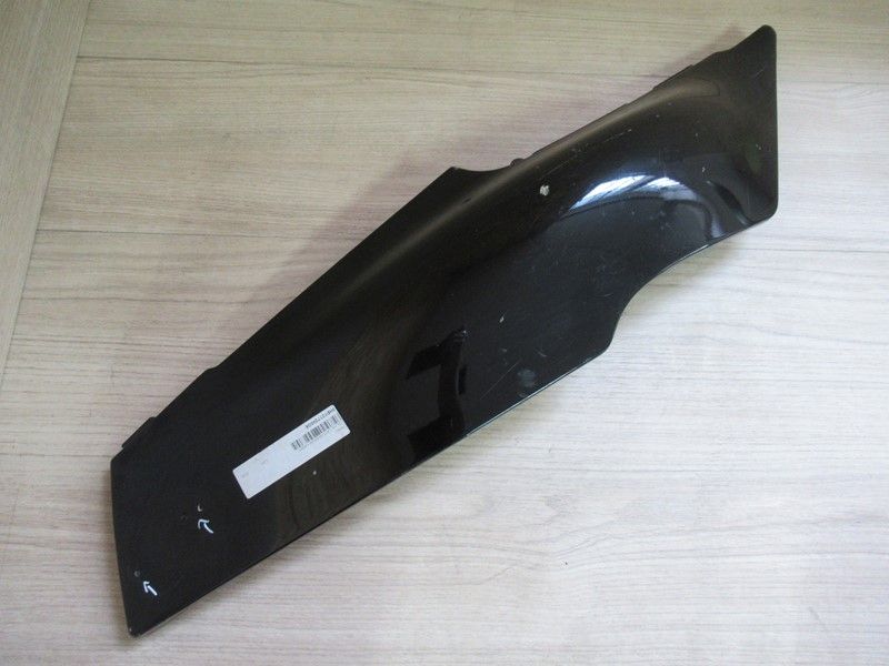 Cache latéral arrière droit Yamaha 600 FZR 1989-1991 (3HE-21721-00-2)