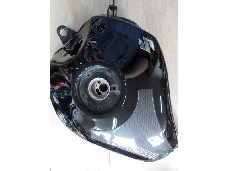 Réservoir noir Suzuki GW 250 (F) Inazuma 2013-2017 (44100-48H20-YAY)