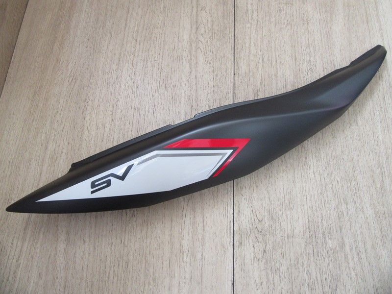 Cache latéral droit Suzuki SV 650 2016-2018 (47411-18KO)