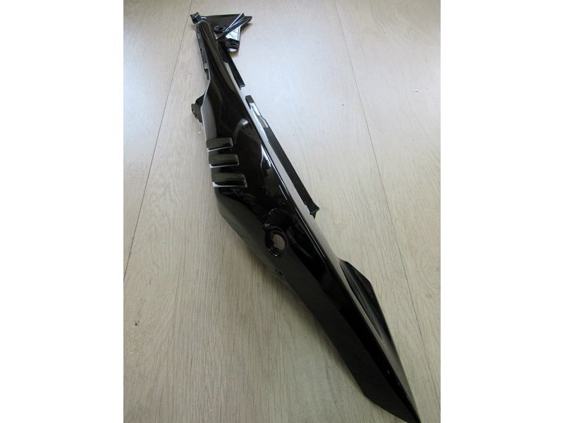 Cache latéral gauche noir Suzuki GW 250 (F) Inazuma 2013-2017 (47841-48H00-YAY)