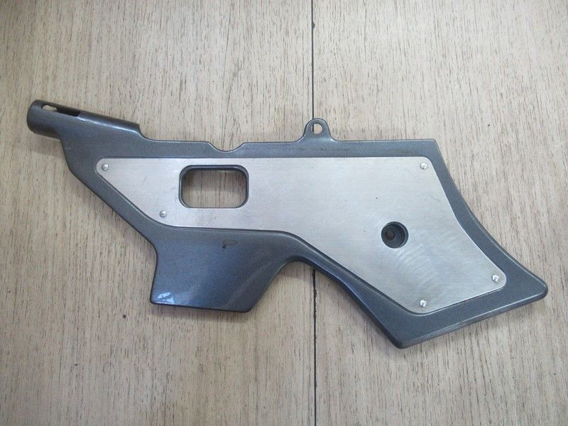 Cache latéral inférieur droit Honda 1000 CBR (SC25) 1989-1992 (64280-MS2-0000)