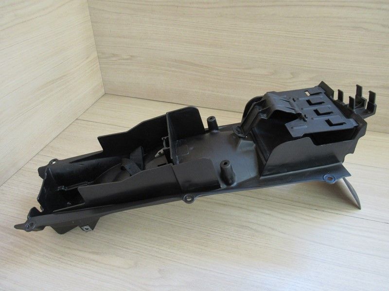 Garde-boue interne Aprilia ETV 1000 Caponord 2001-2007