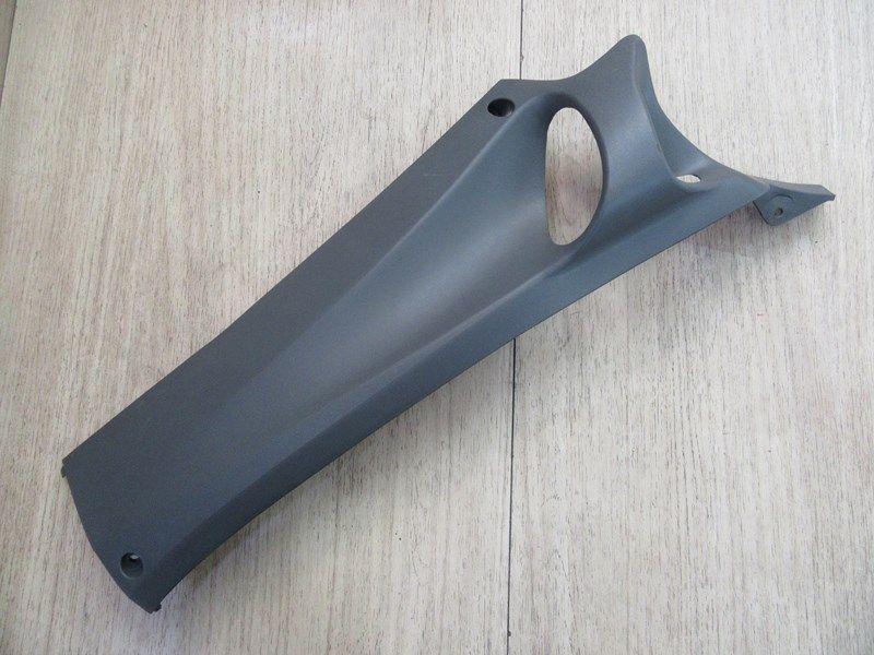 Cache inférieur droit Honda SFX 50 1997 (83520-GBM-750ZM)