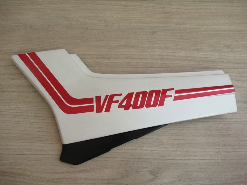 Cache latéral gauche Honda 400 VFF 1983