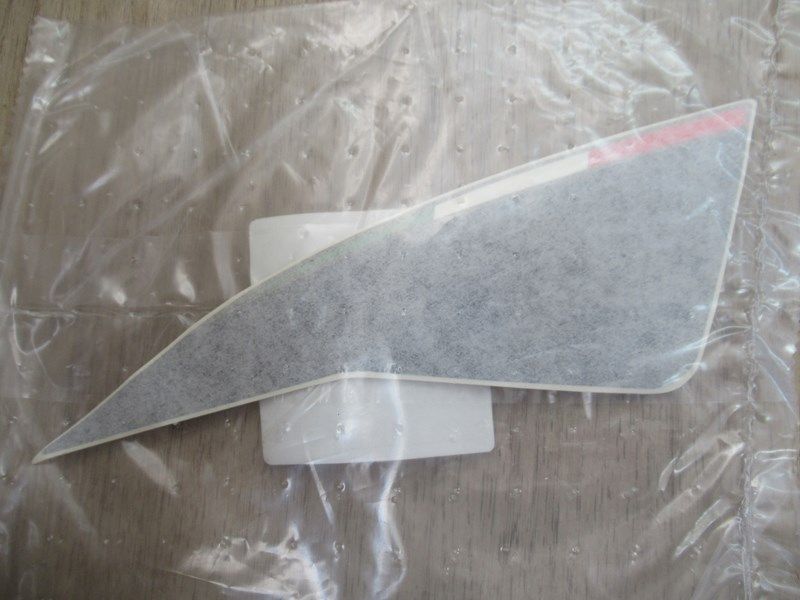 Autocollant gauche de garde boue avant Aprilia 750 Dorsoduro 2008-2016 (860731)