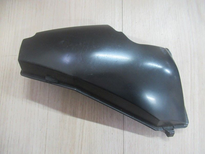 Ecope de radiateur gauche Suzuki VL 800 Intruder 2001-2005 (92212-41F0)
