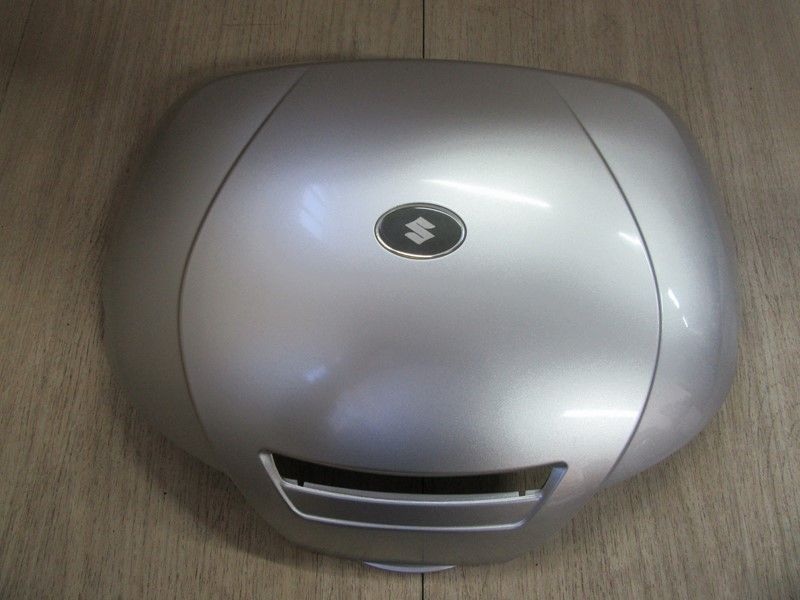 Capot de top case Suzuki Burgman 125, 650, 400 (990D0-K49TC-YD8)