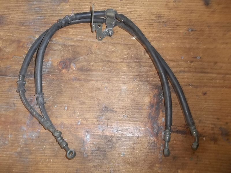 Jeu de 2 flexibles de frein avant pour Yamaha 600 Diversion