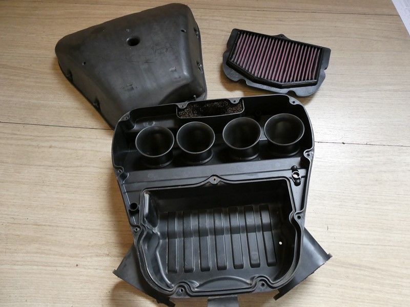 Boitier de filtre à air Suzuki 1300 GSXR 2008/2013 CH135