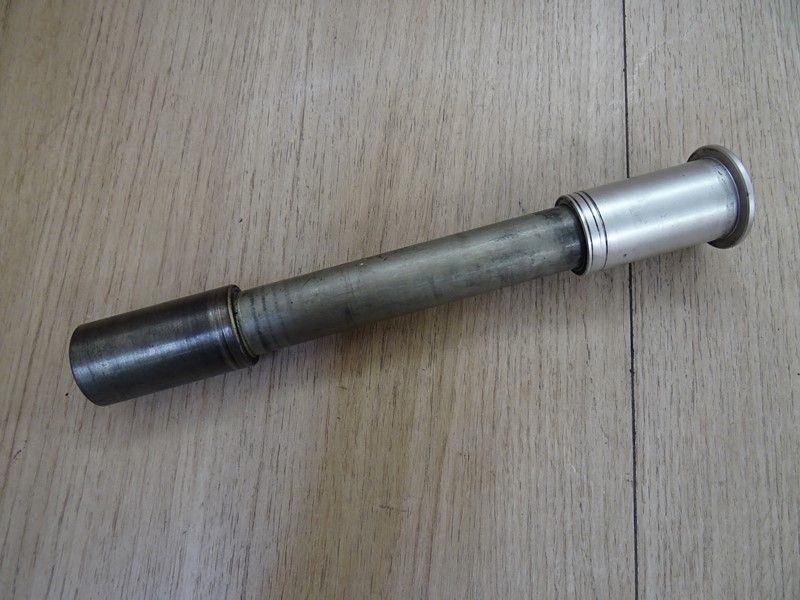 Axe de roue avant Suzuki SV 1000 2003-2007