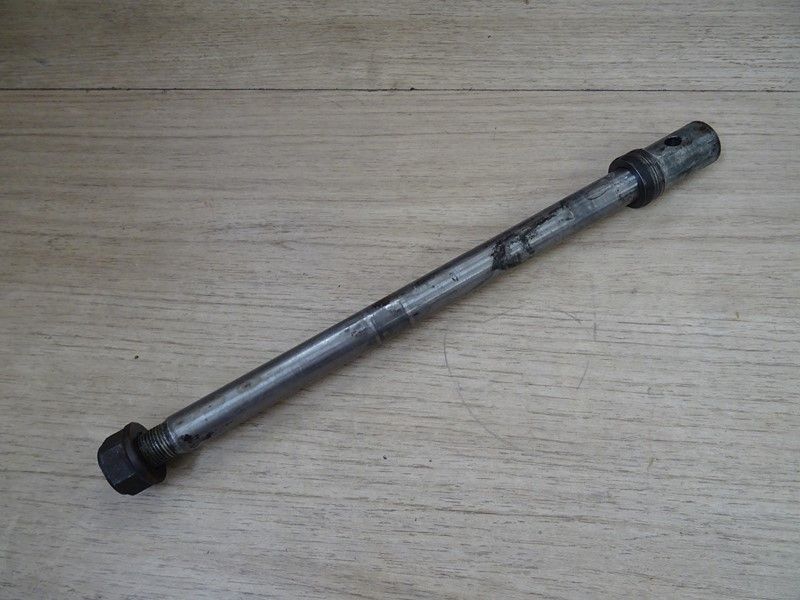 Axe de roue arrière Honda ST 1100 Pan European 1990-2002