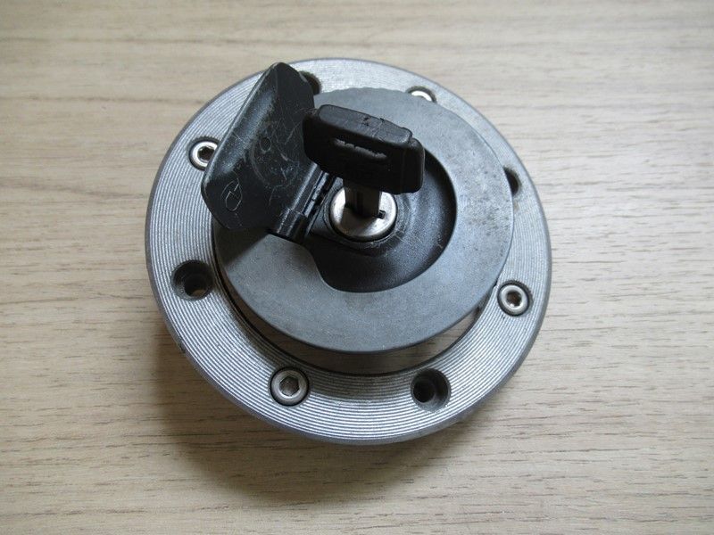 Bouchon réservoir d'essence Suzuki GSF600 Bandit 1995-1999