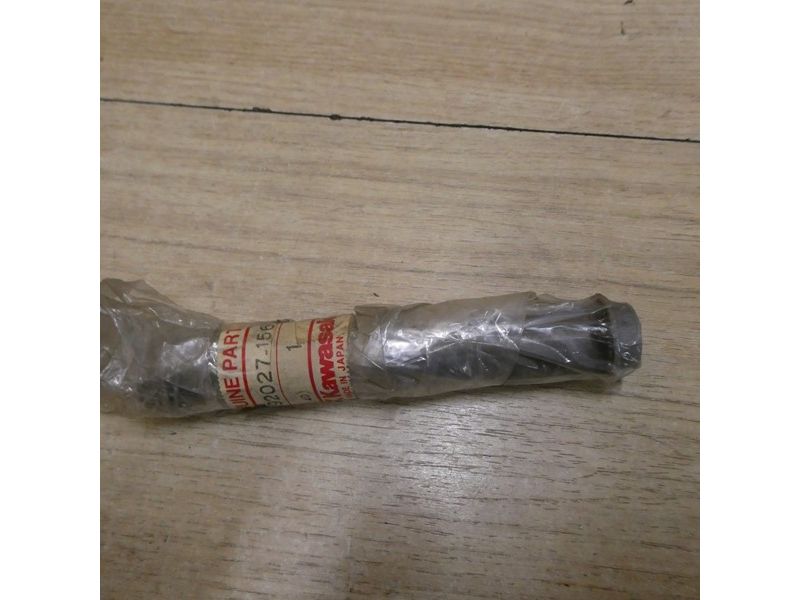 Entretoise d' axe de bras oscillant Kawasaki GPZ1100 X 1983 à1985 ZXT10A