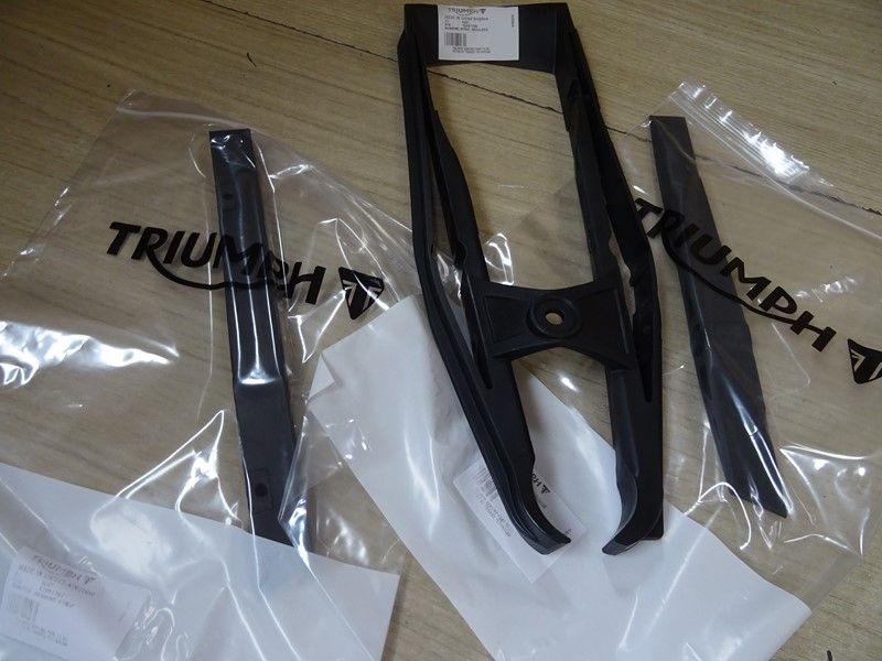 Protection de bras oscillant Triumph 800 Tiger 2015/2019