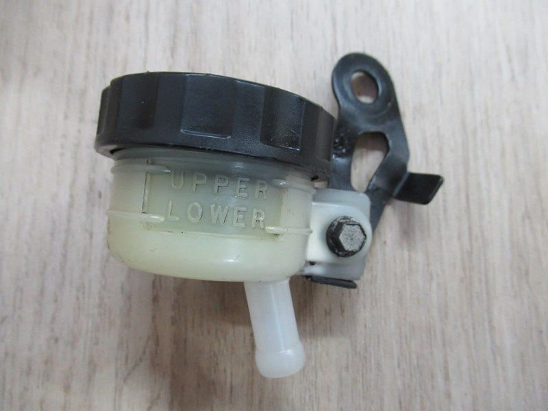 Bocal de maître cylindre arrière Triumph 955 Spint ST 1999-2004