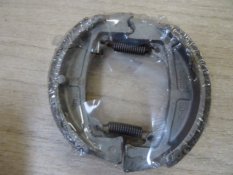 Jeu de machoires de frein à tambour Hyosung SF50R 2004/2008 (64400HG001HAS)