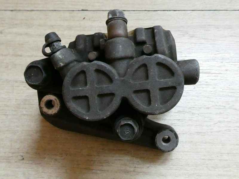 Etrier de frein avant Honda XL600V Transalp 1987/1989 PD06