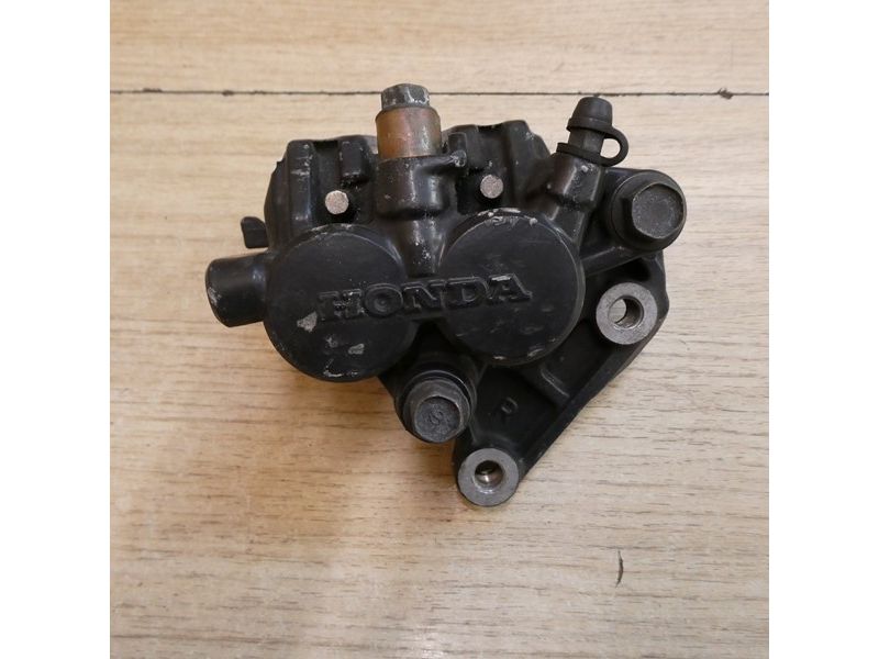 Etrier de frein avant droit Honda VF750S RC07 1983 à 1986