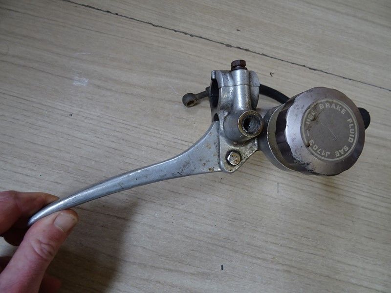 Maître cylindre de frein avant Honda CB 350 Four 1972/1974