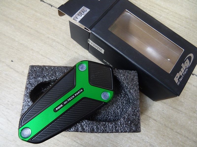 Couvercle de bocal de frein adaptable Puig Kawasaki 
Z 1000 type ZRT00DDA/DEA 2010/2013