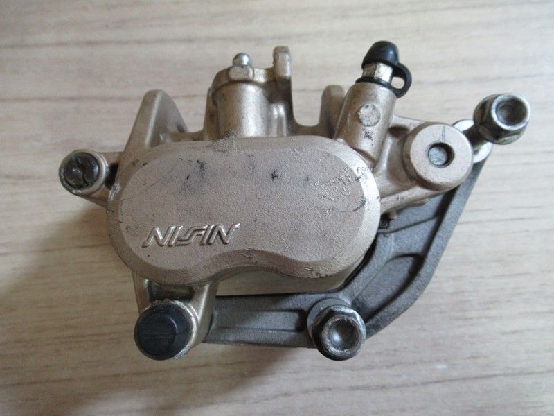 Étrier de frein avant droit Honda CBF 600 Hornet 1998-2001