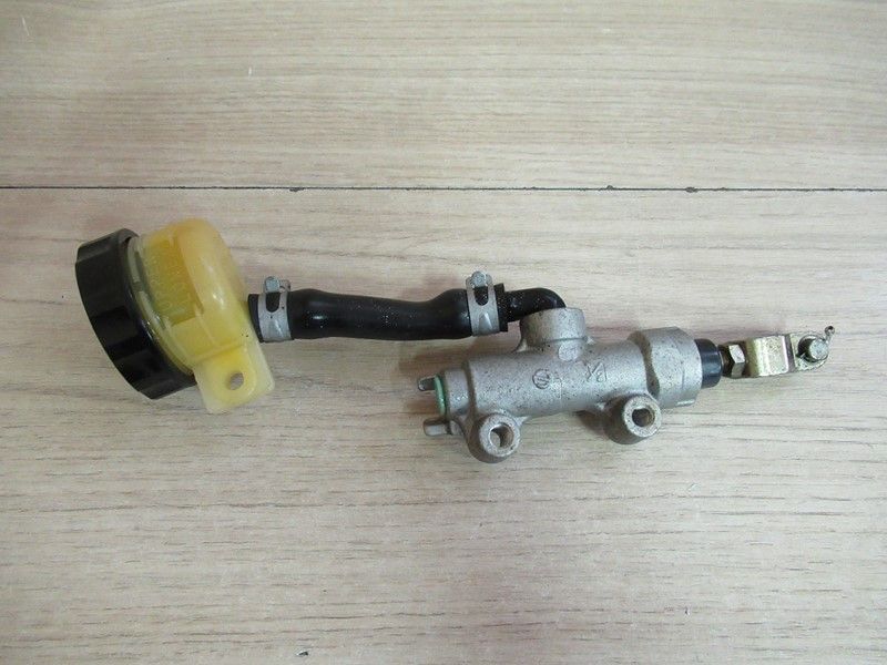 Maître-cylindre de frein arrière Kawasaki Z 750 2004-2006