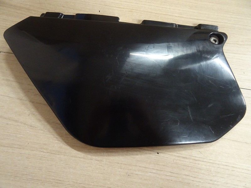 Carénage arrière gauche Yamaha 125 DTR type 4BL 1999/2003