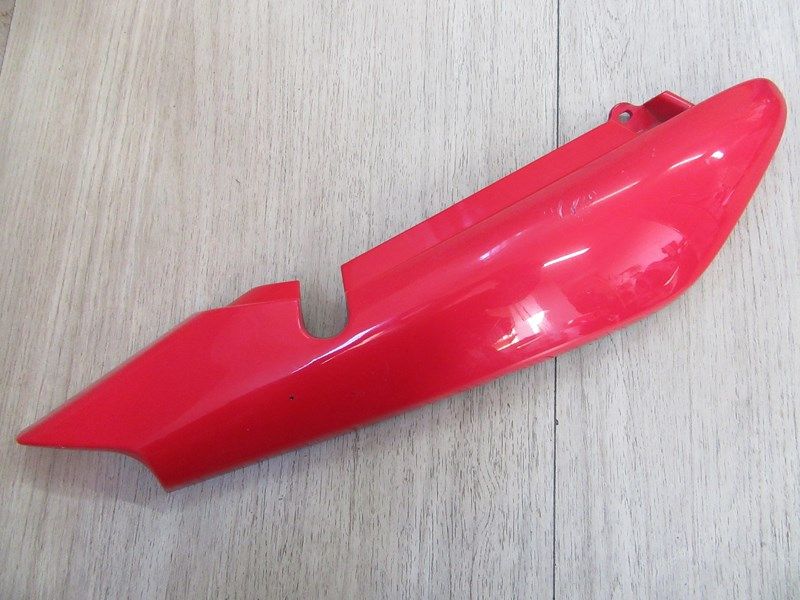 Cache latéral droit Yamaha 125 YBR 2005-2006