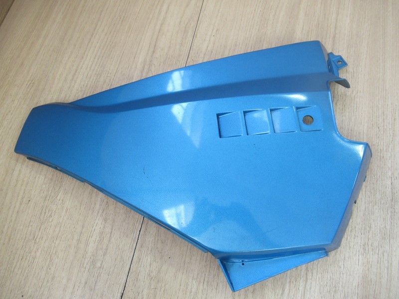 Cache latéral droit Honda NH 80 50 1993 (83600 GC8 0000)