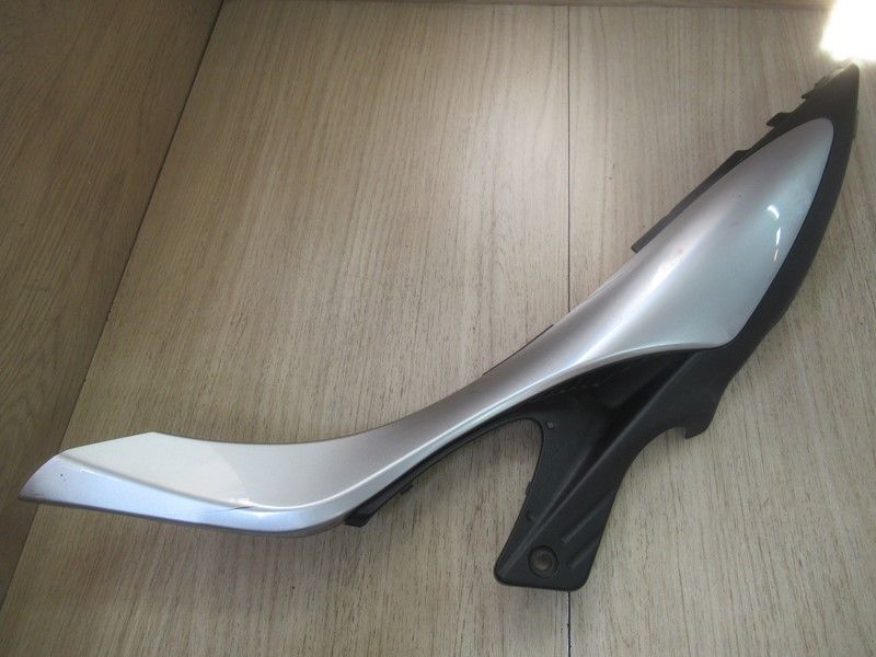 Cache latéral gauche Suzuki SFV 650 Gladius 2009-2015
