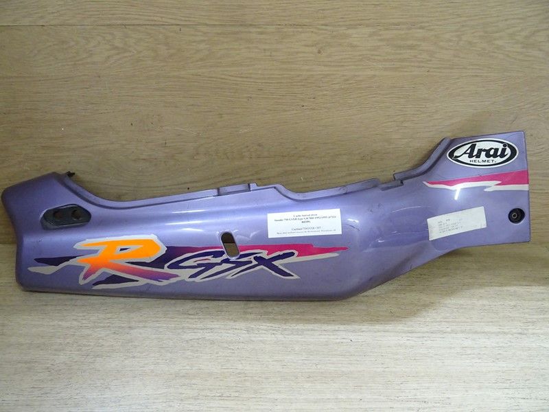 Cache latéral droit Suzuki 1100 GSXR type GU75D 1993/1996 ('47111-46E00)